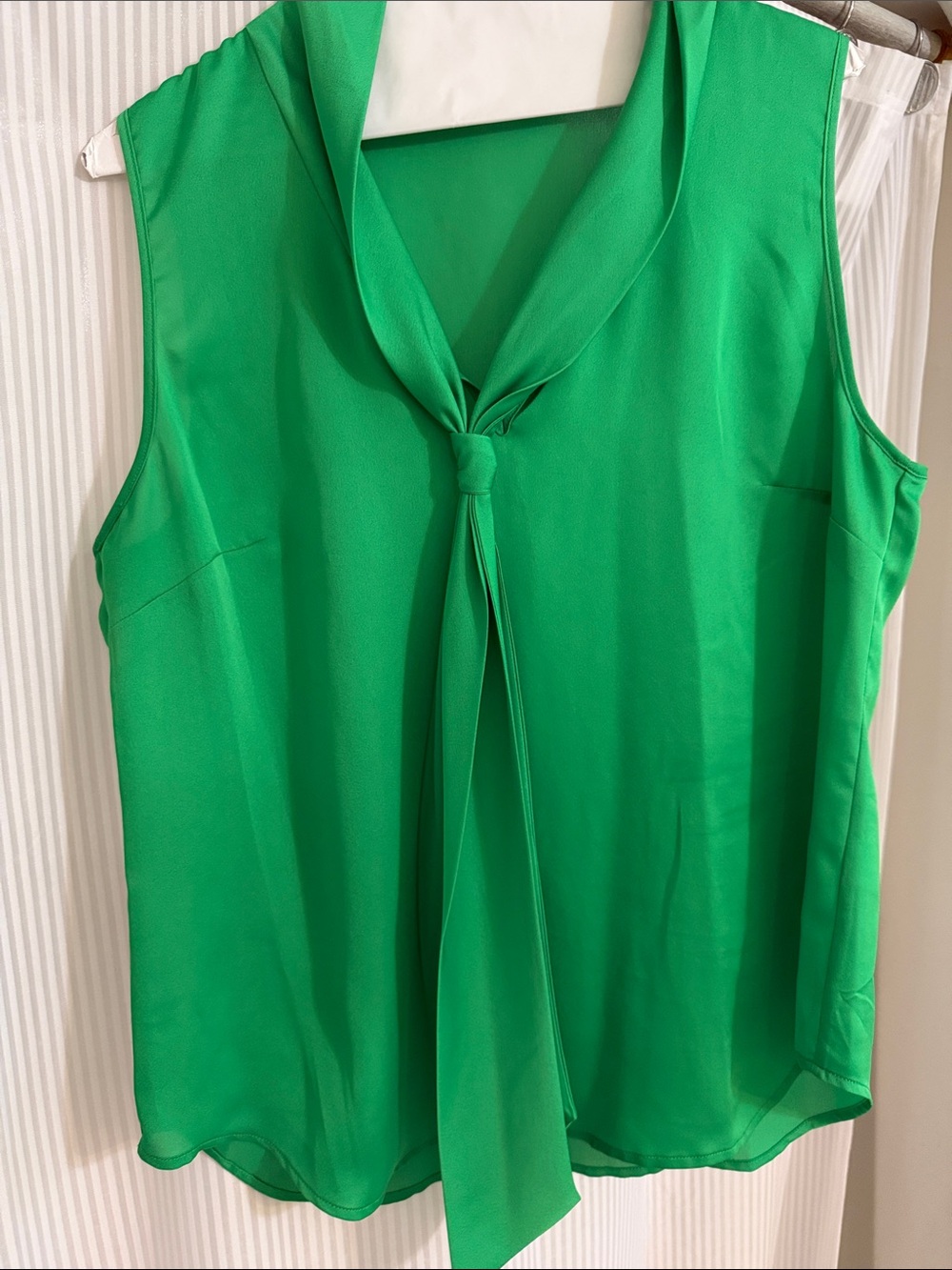 Sleeveless Green Tie-Neck Women's Top